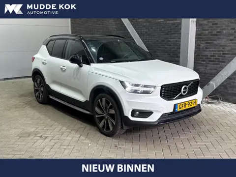Volvo XC40 1.5 T4 Recharge R-Design | Trekhaak | Stoel+Stuurverwarming | 20 Inch | Treeplanken | Cam