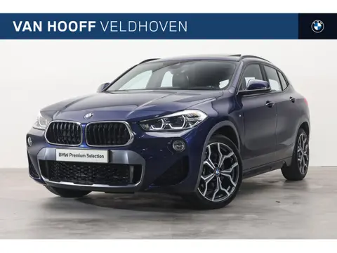 BMW X2 sDrive20i High Executive Automaat /  Panoramadak / Sportstoelen / Achteruitrijcamera / Head-U