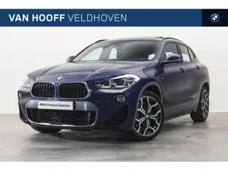 BMW X2 sDrive20i High Executive Automaat /  Panoramadak / Sportstoelen / Achteruitrijcamera / Head-U