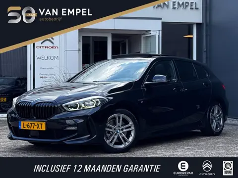BMW 1-serie 118i M-Sport | Pano | NL-Auto | Leder + Sportstoelen | Camera | Stoelverwarming