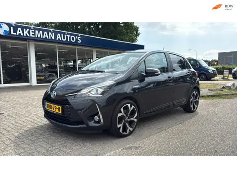 Toyota Yaris 1.5 Hybrid Aspiration Blackline Huurkoop Inruil APK Garantie