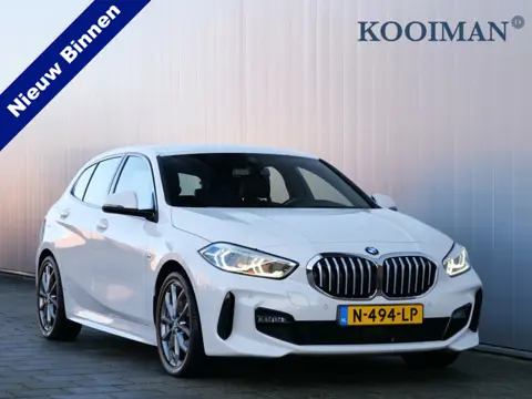 BMW 1-serie 118i High Executive 136 Pk Automaat Navi / Apple Carplay / DAB / PDC / M-pakket / Trekha