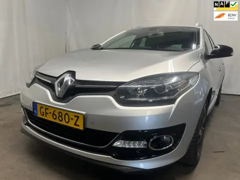 Renault Mégane Estate 1.2 TCe Bose - BPM - Motorlamp - Schade