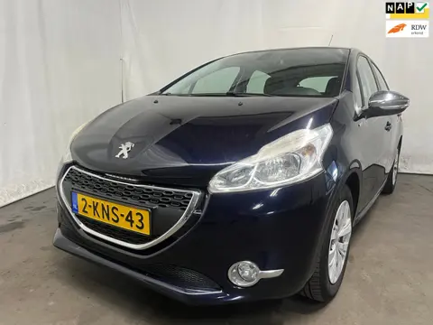 Peugeot 208 1.2 VTi Urban Soul - Schade