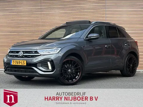 Volkswagen T-Roc 1.5 TSI R-Line Business+ Trekhaak / Carplay / Panodak / Sportstoelen / Adapt. Cruis