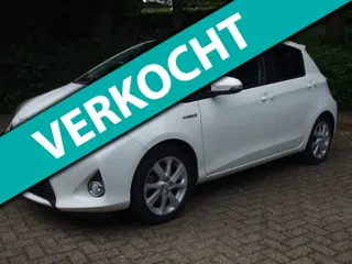 Toyota Yaris 1.5 Full Hybrid Dynamic clima 5 drs wit automaat