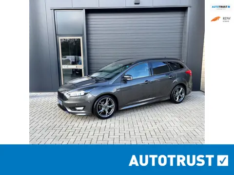 Ford Focus Wagon 140pk ST Line Business CLIMA | CAMERA | CRUISE CONTROL | CARPLAY | SYNC 3 | STOELVE