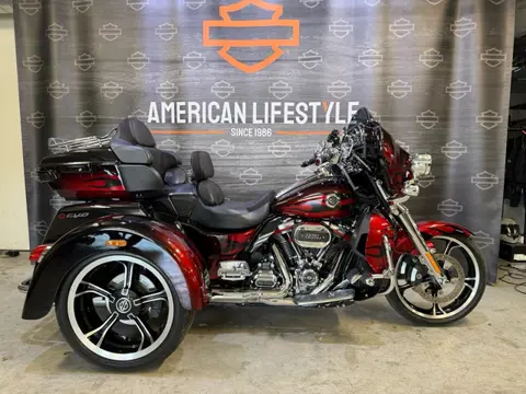 Harley-Davidson - Davidson Touring Trike Tri Glide Ultra CVO FLHTCUTGSE