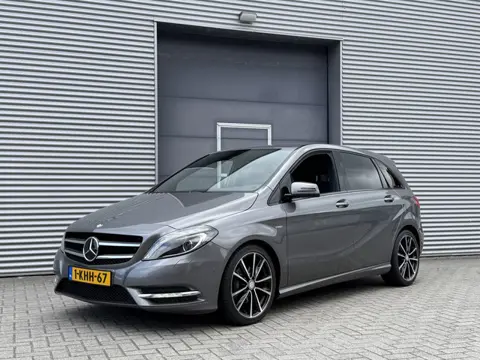 Mercedes-Benz B-Klasse 200 Ambition I Aut. I Leder I Navi I Night Pakket