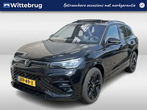 Volkswagen Tiguan 1.5 eHybrid 2x R-Line / FABRIEKSGARANTIE TM 9-2029/ 272 PK/ PANO/ TREKHAAK/ 360 CA