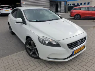 Volvo V40 2.0 D4 Kinetic Business