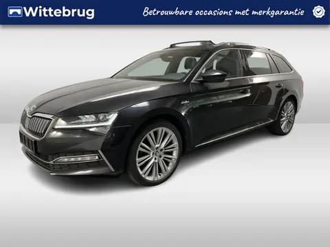 Škoda Superb Combi 1.4 TSI iV Laurin & Klement / AUTOMAAT/ PANO/ TREKHAAK/ LEER/ STANDKACHEL/ DCC/ A