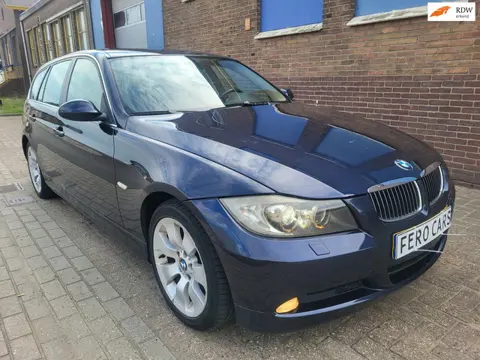 BMW 3-serie Touring 325xi APK 17-2-27 Airco, cruise control Business Line