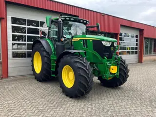 John Deere 6R-215-782579