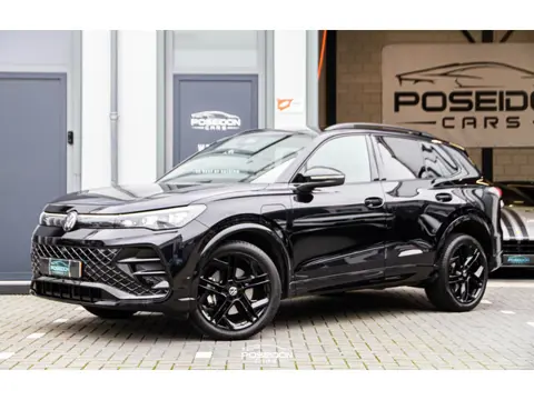 Volkswagen TIGUAN 1.5 eHybrid R-Line Edition ACC | HEAD-UP | 360 CAMERA | SFEER | BLACK ON BLACK
