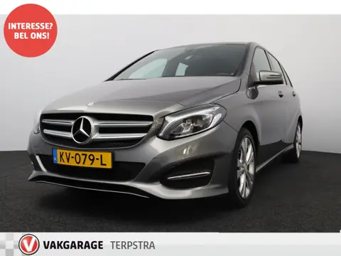 Mercedes-Benz B-Klasse 180 Ambition /AUTOMAAT! /Zwarte Hemel! /LED Koplampen /Groot Navi! /Airco /Cr