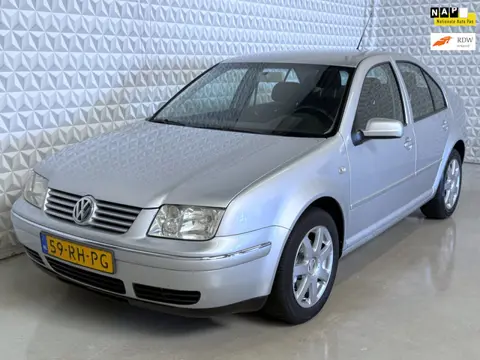 Volkswagen Bora 1.6-16V Turijn Airco/Cruise/TREKHAAK (2005)