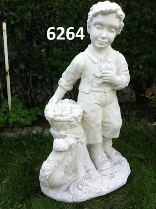 Jongen met Eekhoorn. nr 6264