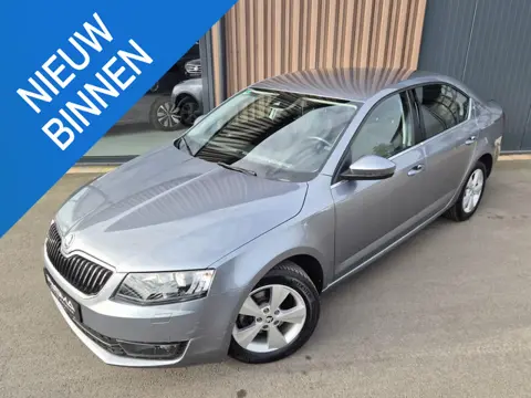 Skoda Octavia 1.2 TSI Greentech Elegance Automaat | Clima | Cruise | Bi-xenon | Trekhaak