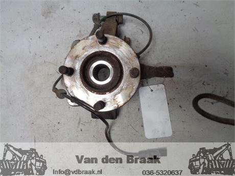 Nissan Micra 1.2 12V 2010-2017 Fusee links voor