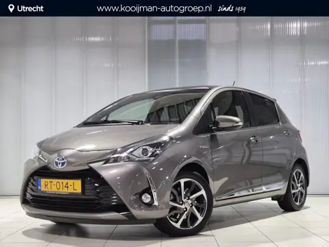 Toyota Yaris 1.5 Hybrid Premium  Half lederen bekleding , Camera achter , Panoramadak , Compleet !
