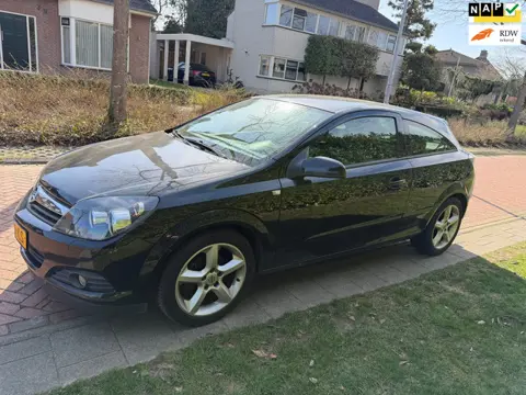 Opel Astra GTC 1.6 Sport, Airco, APK 07-03-2027.