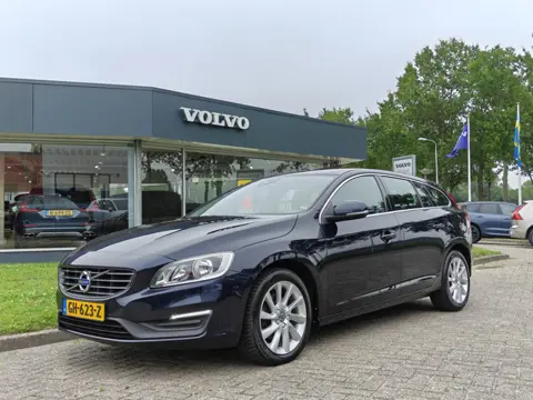 Volvo V60 2.0 T3 153PK Momentum | Trekhaak | Cruise Control | PDC achter | 17'' | Bluetooth | Navi |