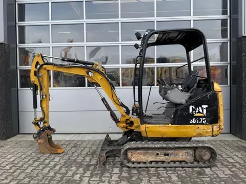 Caterpillar 301.7D (bj 2015)