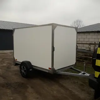 gesloten aanhangwagen