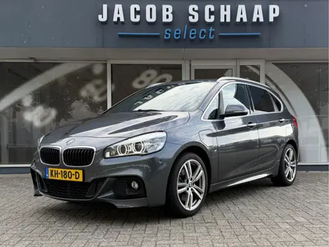 BMW 2 Serie Active Tourer 225xe iPerformance / Leder / Cruise C.  / LED / Sensoren V+A / Multimedia 