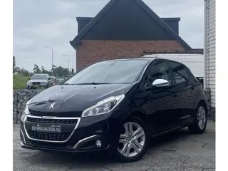 Peugeot 208 1.2 PureTech Signature/ Airco/ Carplay/ Parkassist/ PrivacyGlass/ NAP