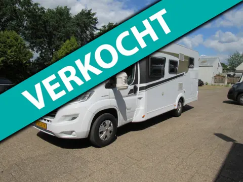Carado T 448 Semi-integraal Enkelebedden & Hefbed bj2018