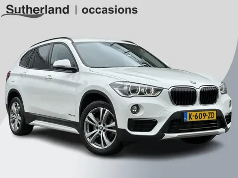 BMW X1 xDrive20i High Executive 192 Pk | Stoelverwarming | Elek. Kofferklep | PDC V+A | Cruise Contr