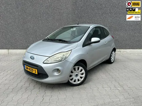 Ford Ka 1.2 Titanium | AIRCO: IJSKOUD | 4 NIEUWE BANDEN | ELEK RAMEN | APK T/M 16-7-2027 | NW DISTRI