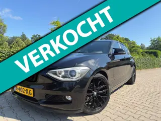 BMW 1-serie 116i Sport Edition 5-Deurs , Clima / Cruise / Schuifdak / Navi / Led / Xenon / 18" Lm / 
