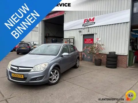 Opel Astra 1.6 Essentia