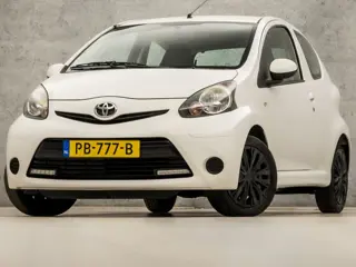 Toyota Aygo 1.0 VVT-i Dynamic Sport (AIRCO, ELEK RAMEN, SPORTSTOELEN, NIEUWE APK, NIEUWSTAAT)