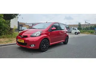 Toyota Aygo 1.0-12V Aspiration Red Navigator