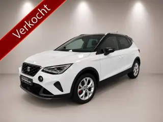 SEAT Arona 1.5 TSI 150PK / DSG AUTOMAAT/ FR / WIT met zwart dak.
