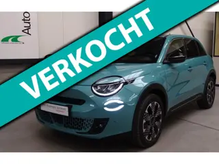 Fiat 600 1.2 Hybrid "LA PRIMA" - ALS NIEUW !!/ADAPTIVE CRUISE/NAVI/CAMERA/BLUETOOTH/ETC