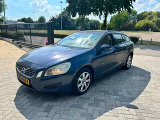 Volvo V60 2.0 D3 R-Design Navi