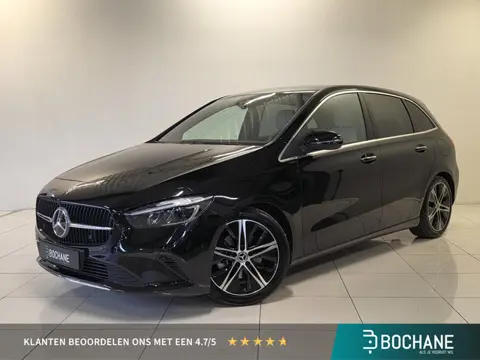 Mercedes-Benz B-klasse 180 Luxury Line | Trekhaak | LED | Leder | Lichtmetalen velgen 18" |