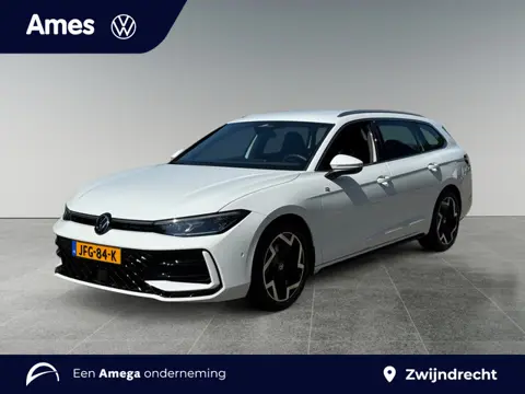 Volkswagen Passat Variant 1.5 150pk eTSI R-Line Business 360 graden camera 'Area View' | Parkeerassi