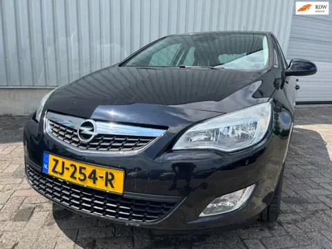 Opel Astra 1.6 Edition - Frontschade - Start niet - Motor vast - Schade