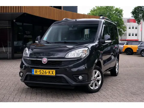 Fiat Doblò 1.4 T-Jet Lounge|Rijklaar!|Trekhaak|D.Riem v.v.|Carplay|AndroidAuto|Dubbele Schuifdeur|St