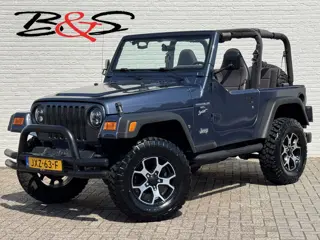 Jeep Wrangler 4.0i Sport Hardtop 4X4 Led koplampen.