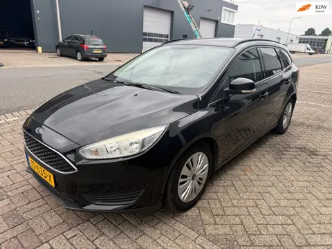 Ford Focus Wagon 1.0 Titanium Edition / AIRCO / APK / MOTOR 100% / BOEKJES / TWEE SLEUTELS / PDC / Z