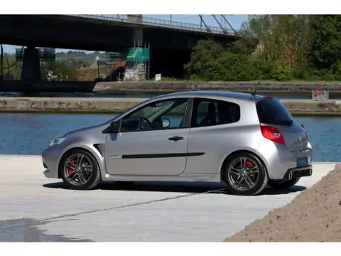 Renault Clio 2.0-16V 200 RS Cup 1.Owner / 282 Pictures online