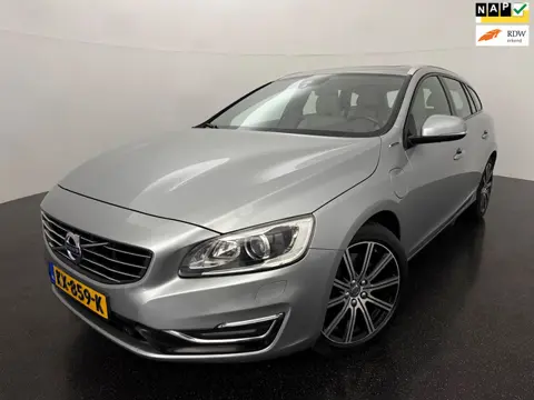 Volvo V60 2.4 D5 Twin Engine R-Design / dakraam / trekhaak