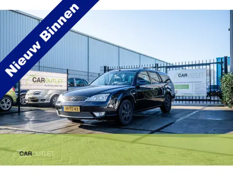 Ford Mondeo Wagon 1.8-16V Platinum Complete Mondeo met vele Opties! Trekhaak, Climate control Zwarte